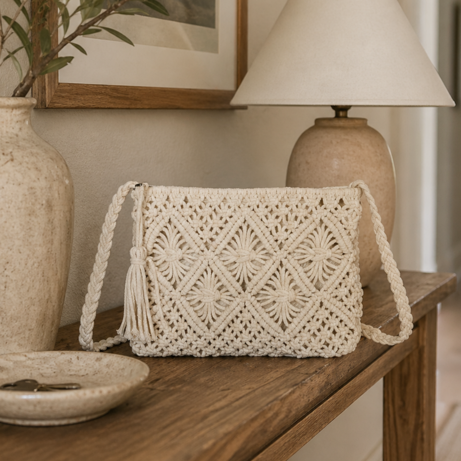 Crochet Crossbody Bag: Beige